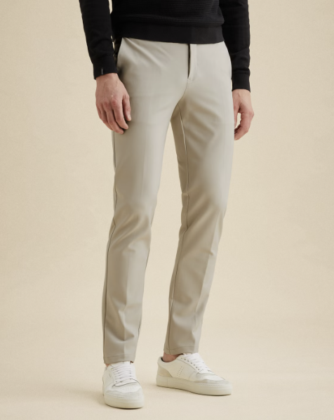 V12 Slim Fit chino