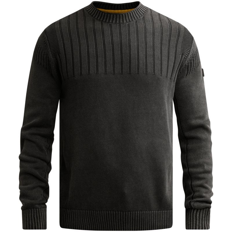 Trui met garment-dye wassing