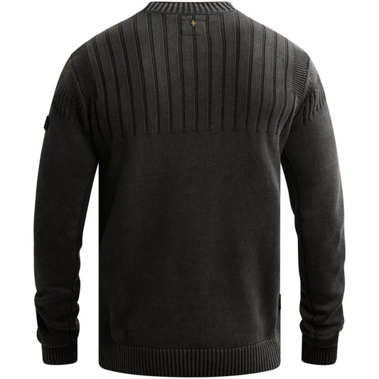 Trui met garment-dye wassing