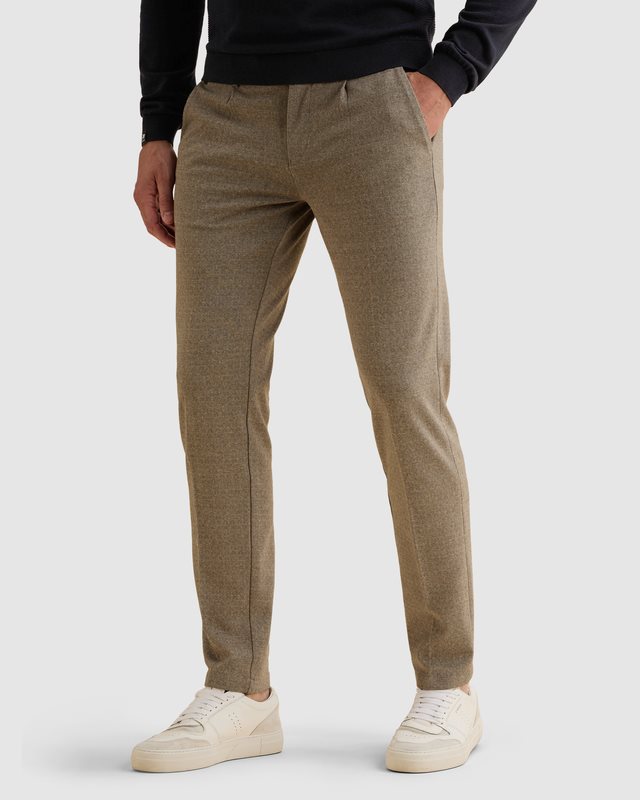 V11 Relaxed Fit Chino
